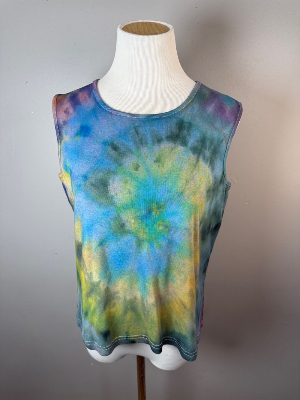Sleeveless Tie-Dye Tank Top - Multicolor